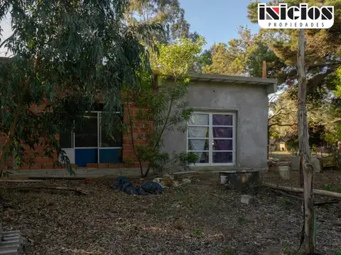 Av. Roldán N° 1175 entre Caseros y La Margarita - C656