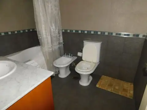 Departamento 4 ambientes con 3 baños