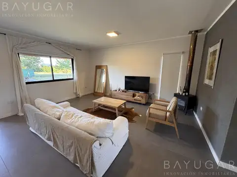 Casa 4 ambientes con 2 baños