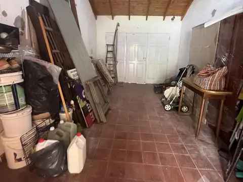 Casa 5 ambientes con 1 baño