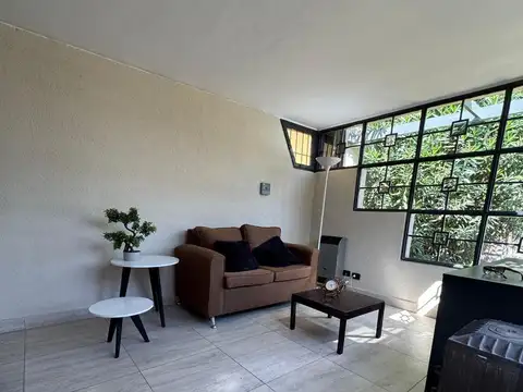 Casa en Alquiler Temporal con 2 cocheras