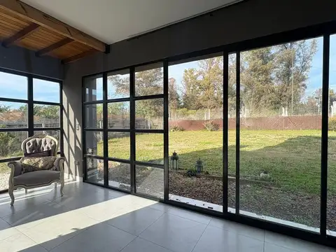 VENTA CASA 5 AMB C/JARDIN BARRIO SANTA ELENA PILAR