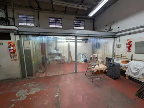 Depósito o taller con casa en Parque Chas