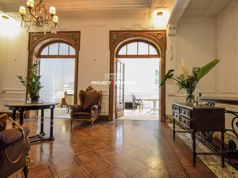 Preciosa casa emblemática en recoleta