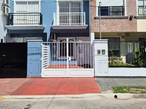 Duplex 4 ambientes, todo a nuevo. Excelente ubicación