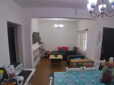 Casa 2 ambientes con 1 baño