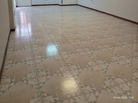 Casa Multifamiliar con Jardín y Quincho