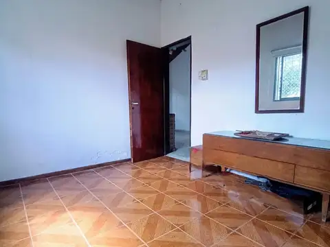 calle 94 entre 5 y 5 bis 500