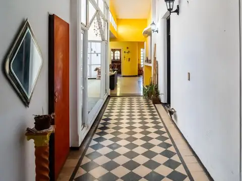 CASA EN VENTA 3 DORMITORIOS CON PILETA ARROYITO