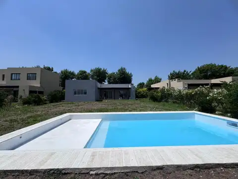 Casa en Venta con 1 cochera