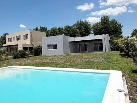 Casa en Venta en Pilar del Este - Santa Guadalupe, USD 200.000