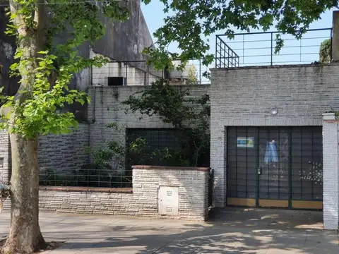 CASA 4 AMB CON GARAGE Y FONDO SAN MARTIN