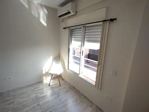 DEPARTAMENTO DE DOS AMBIENTES AL FRENTE