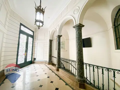 Avenida Presidente Roque Sáenz Peña 900