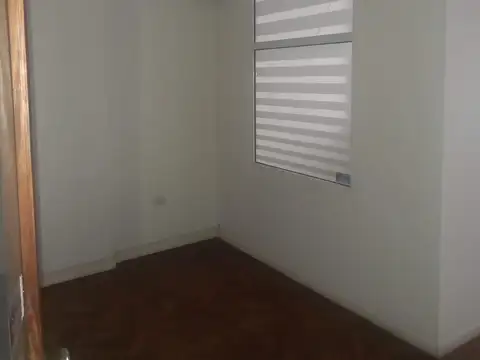 Oficina en edificio, 1ra Junta (esquina 25 de Mayo) al 2500