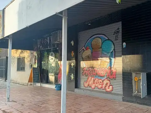 Local en zona comercial