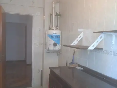 DEPARTAMENTO DE 2 AMBIENTES CON BALCÓN EN FLORESTA