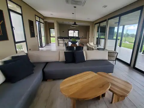 Esteban Echeverría, Provincia De Buenos Ai