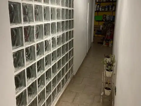 Casa en venta - 3 Dormitorios 2 Baños - 378Mts2 - El Palomar, Morón