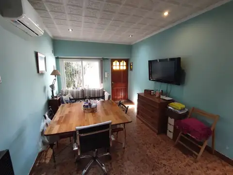 CASA 4 AMBIENTES VENTA BELLA VISTA-COCHERAS,JARDÍN