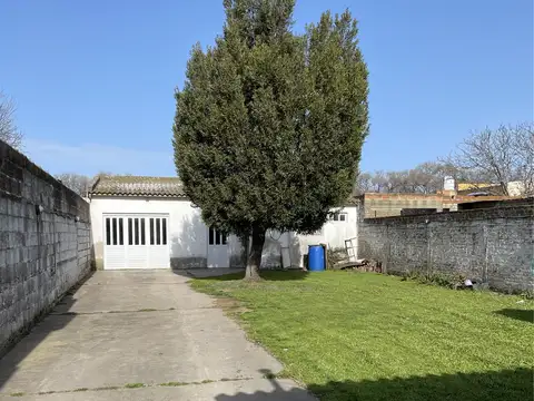 casa dos dormitorios y quincho sobre terreno de 400m2