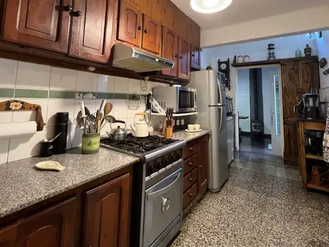 Venta Chalet En Perito Moreno 1010-los Polvorines Buenos Aires