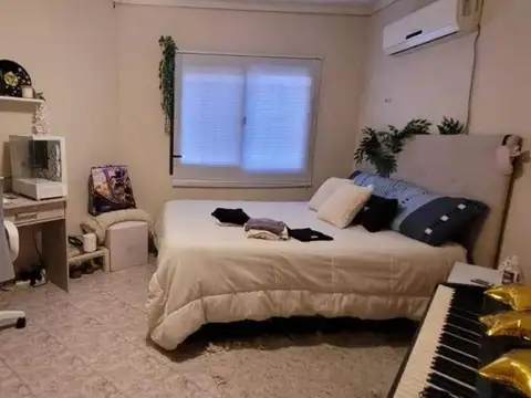 Casa 6 ambientes con 2 baños