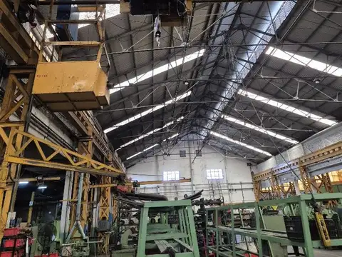 Galpón Industrial 5300 m2 170 Kva instalados