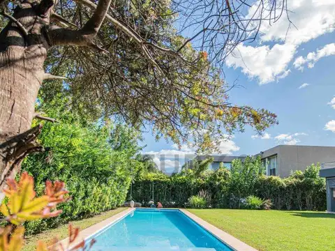 Casa en Venta en Pilar, USD 440.000