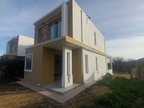 VENDO DUPLEX EN BARRIO ALTO LOS PUQUIOS