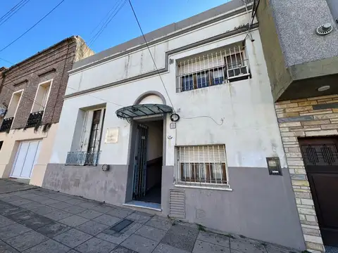 Local en venta a metros de Av. Mitre