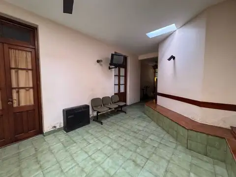 Local en venta a metros de Av. Mitre