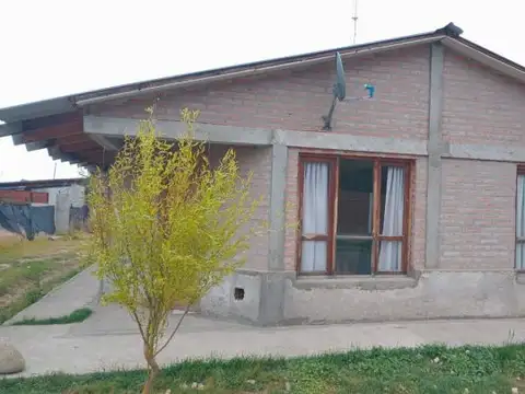 SE VENDE HERMOSA CASA
