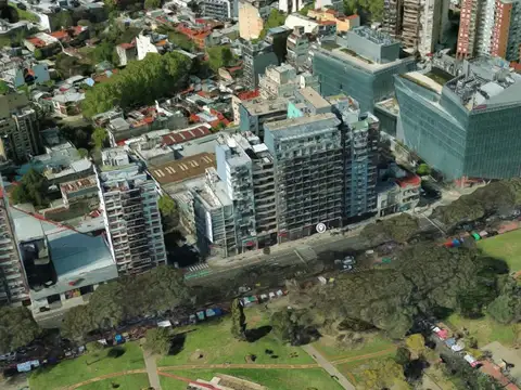 Avenida Corrientes e/ Concepción Arenal y Leiva