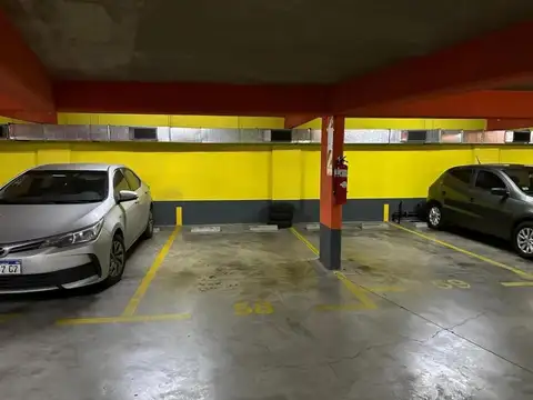 Avenida Corrientes e/ Concepción Arenal y Leiva