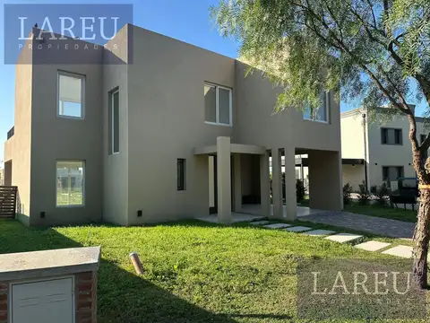 Casa en Venta - Santa Elena, Pilar del Este