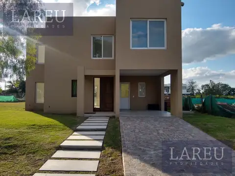 Santa Elena, Pilar del Este