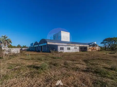 Venta predio suburbano con depósito Barros Blancos