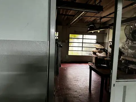 Galpon en Venta en Villa Dominico, USD 400.000