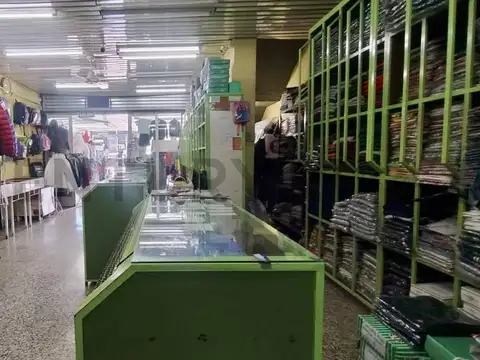 VENTA LOCAL CON DEPÓSITOS EN GONZALEZ CATÁN CENTRO