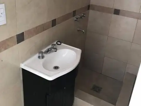 CARLOS PELLEGRINI 900, Piso PB