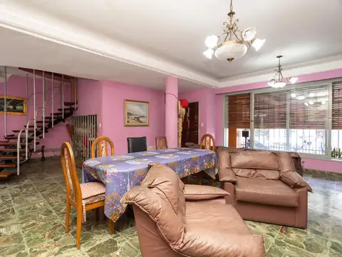 Casa 5 ambientes con 2 baños