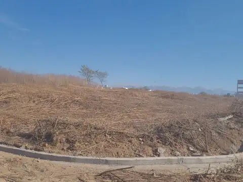 Terreno en Venta en Barrio Grand Bourg, USD 62.000