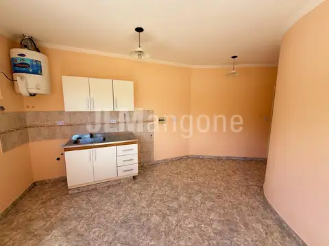 Departamento en Alquiler en Moron, $ 375.000