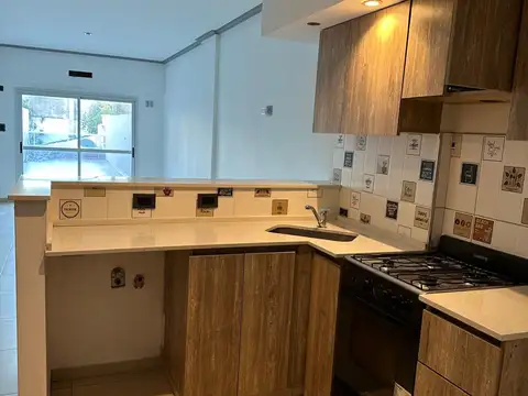 Avenida Lisandro De La Torre 400, Piso 1