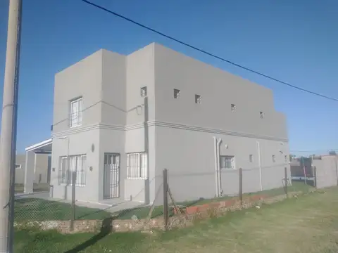 HERMOSA CASA 2 DORMITORIOS BARRIO PUNTA CHACRA - ALQUILER PERMANENTE.