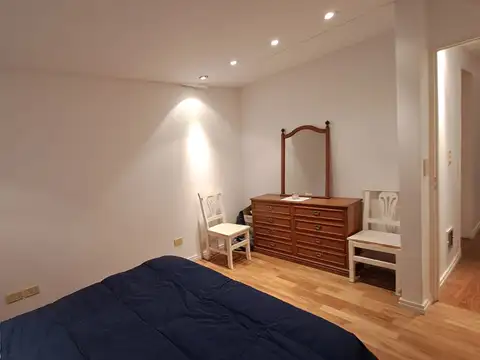 Casa c/4 Dormitorios en suite. Cochera para tres vehiculos.