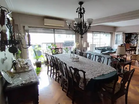 4 dormitorios + depend. en piso alto al frente