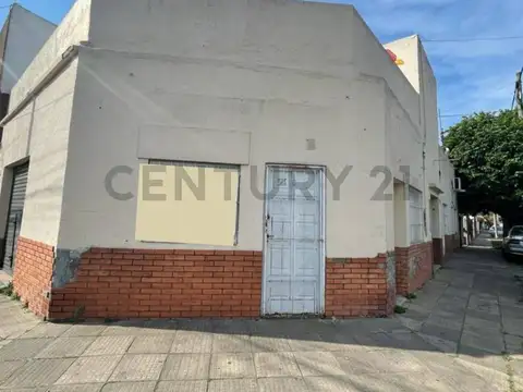 Casa 6 ambientes con 2 baños