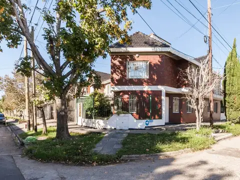 Depto Tipo Casa en Venta de 5 ambientes